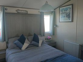 Trecco Bay - Holiday Accommodation 12456 - Somerset & Wiltshire - 1185195 - thumbnail photo 7