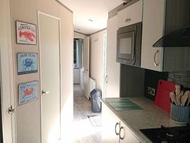 Trecco Bay - Holiday Accommodation 12456 - Somerset & Wiltshire - 1185195 - thumbnail photo 9