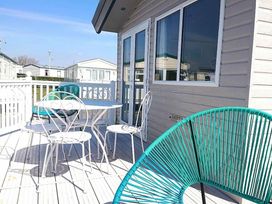 Trecco Bay - Holiday Accommodation 12456 - Somerset & Wiltshire - 1185195 - thumbnail photo 17