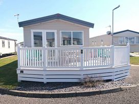 Trecco Bay - Holiday Accommodation 12456 - Somerset & Wiltshire - 1185195 - thumbnail photo 19