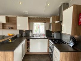 Patrington Haven Leisure Park - Holiday Accommodation 12484 - North Yorkshire (incl. Whitby) - 1185199 - thumbnail photo 2