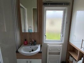 Patrington Haven Leisure Park - Holiday Accommodation 12484 - North Yorkshire (incl. Whitby) - 1185199 - thumbnail photo 5