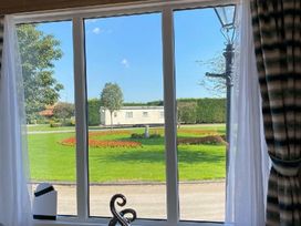 Patrington Haven Leisure Park - Holiday Accommodation 12484 - North Yorkshire (incl. Whitby) - 1185199 - thumbnail photo 6