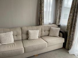 Primrose Valley Holiday Park - Holiday Accommodation 12488 - North Yorkshire (incl. Whitby) - 1185201 - thumbnail photo 4
