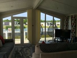 Hopton Holiday Village - Holiday Accommodation 1249 - Suffolk & Essex - 1185203 - thumbnail photo 2