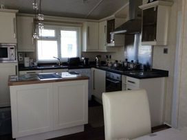 Hopton Holiday Village - Holiday Accommodation 1249 - Suffolk & Essex - 1185203 - thumbnail photo 6