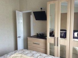 Hopton Holiday Village - Holiday Accommodation 1249 - Suffolk & Essex - 1185203 - thumbnail photo 7