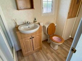Sunnymede Caravan Park - Holiday Accommodation 12507 - Lincolnshire - 1185208 - thumbnail photo 4