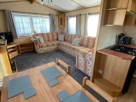 Sunnymede Caravan Park - Holiday Accommodation 12507 - Lincolnshire - 1185208 - thumbnail photo 6