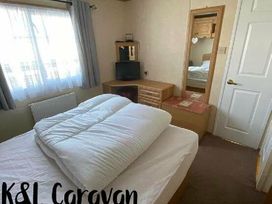 Sunnymede Caravan Park - Holiday Accommodation 12507 - Lincolnshire - 1185208 - thumbnail photo 7