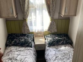Presthaven Beach Resort - Holiday Accommodation 12528 - North Wales - 1185209 - thumbnail photo 10