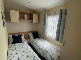 Seal Bay Resort - Holiday Accommodation 12552 - Hampshire - 1185213 - thumbnail photo 8