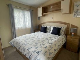 Seal Bay Resort - Holiday Accommodation 12552 - Hampshire - 1185213 - thumbnail photo 9