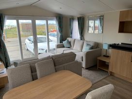 Lyons Sunnysands Holiday Park - Holiday Accommodation 12581 - Mid Wales - 1185219 - thumbnail photo 5