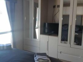 Happy Days Caravan Park - Holiday Accommodation 12609 - North Wales - 1185224 - thumbnail photo 5