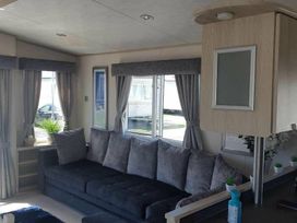 Happy Days Caravan Park - Holiday Accommodation 12609 - North Wales - 1185224 - thumbnail photo 7