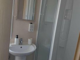Happy Days Caravan Park - Holiday Accommodation 12609 - North Wales - 1185224 - thumbnail photo 8