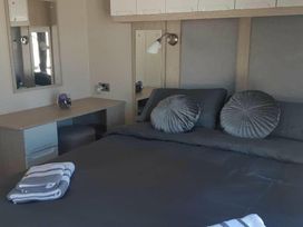 Happy Days Caravan Park - Holiday Accommodation 12609 - North Wales - 1185224 - thumbnail photo 9
