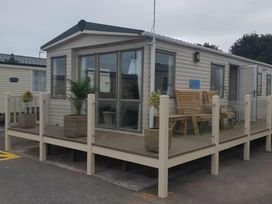 Happy Days Caravan Park - Holiday Accommodation 12609 - North Wales - 1185224 - thumbnail photo 11