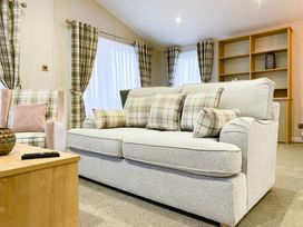 Cayton Bay Caravan Park - Holiday Accommodation 12610 - North Yorkshire (incl. Whitby) - 1185225 - thumbnail photo 9