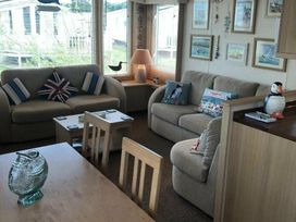 Pinewoods Holiday Park - Holiday Accommodation 12627 - Norfolk - 1185228 - thumbnail photo 4