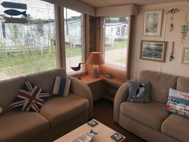 Pinewoods Holiday Park - Holiday Accommodation 12627 - Norfolk - 1185228 - thumbnail photo 5