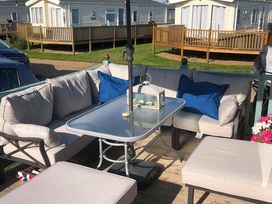 Pinewoods Holiday Park - Holiday Accommodation 12627 - Norfolk - 1185228 - thumbnail photo 15