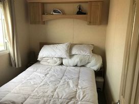 Lyons Sunnysands Holiday Park - Holiday Accommodation 12649 - Mid Wales - 1185234 - thumbnail photo 3
