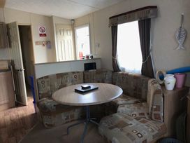 Lyons Sunnysands Holiday Park - Holiday Accommodation 12649 - Mid Wales - 1185234 - thumbnail photo 4