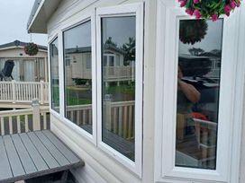Primrose Valley Holiday Park - Holiday Accommodation 1265 - North Yorkshire (incl. Whitby) - 1185235 - thumbnail photo 2