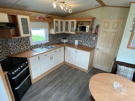Primrose Valley Holiday Park - Holiday Accommodation 1265 - North Yorkshire (incl. Whitby) - 1185235 - thumbnail photo 7