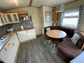 Primrose Valley Holiday Park - Holiday Accommodation 1265 - North Yorkshire (incl. Whitby) - 1185235 - thumbnail photo 10