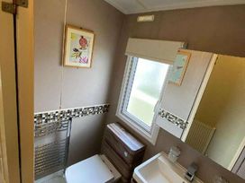 Primrose Valley Holiday Park - Holiday Accommodation 1265 - North Yorkshire (incl. Whitby) - 1185235 - thumbnail photo 12