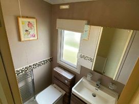 Primrose Valley Holiday Park - Holiday Accommodation 1265 - North Yorkshire (incl. Whitby) - 1185235 - thumbnail photo 13