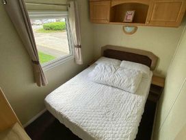 Primrose Valley Holiday Park - Holiday Accommodation 1265 - North Yorkshire (incl. Whitby) - 1185235 - thumbnail photo 14