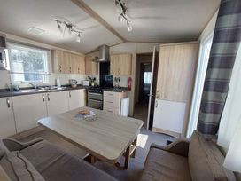 Oakdene Forest Park - Holiday Accommodation 12707 - Hampshire - 1185240 - thumbnail photo 2