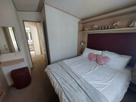 Oakdene Forest Park - Holiday Accommodation 12707 - Hampshire - 1185240 - thumbnail photo 7