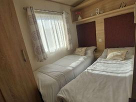 Oakdene Forest Park - Holiday Accommodation 12707 - Hampshire - 1185240 - thumbnail photo 8