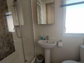 Oakdene Forest Park - Holiday Accommodation 12707 - Hampshire - 1185240 - thumbnail photo 9