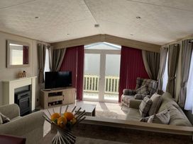 Trecco Bay - Holiday Accommodation 12727 - Somerset & Wiltshire - 1185241 - thumbnail photo 4