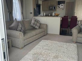 Trecco Bay - Holiday Accommodation 12727 - Somerset & Wiltshire - 1185241 - thumbnail photo 7
