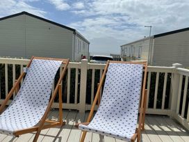 Trecco Bay - Holiday Accommodation 12727 - Somerset & Wiltshire - 1185241 - thumbnail photo 14