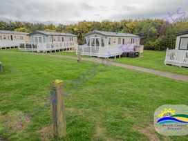 Devon Cliffs Holiday Park - Holiday Accommodation 1274 - Devon - 1185242 - thumbnail photo 14