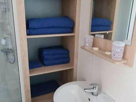 Devon Cliffs Holiday Park - Holiday Accommodation 12740 - Devon - 1185243 - thumbnail photo 7