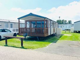 Caister Holiday Park - Holiday Accommodation 12758 - Norfolk - 1185246 - thumbnail photo 1