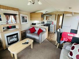 Caister Holiday Park - Holiday Accommodation 12758 - Norfolk - 1185246 - thumbnail photo 2