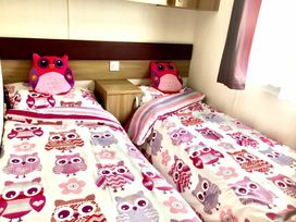 Devon Cliffs Holiday Park - Holiday Accommodation 12845 - Devon - 1185255 - thumbnail photo 9