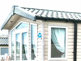 Devon Cliffs Holiday Park - Holiday Accommodation 12845 - Devon - 1185255 - thumbnail photo 15