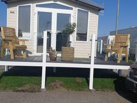 Happy Days Caravan Park - Holiday Accommodation 12894 - North Wales - 1185262 - thumbnail photo 4