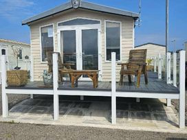 Happy Days Caravan Park - Holiday Accommodation 12894 - North Wales - 1185262 - thumbnail photo 9